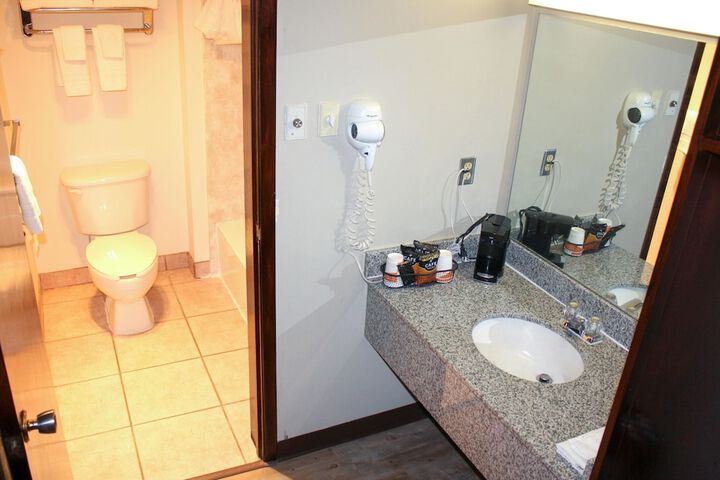 Room 16 of 42