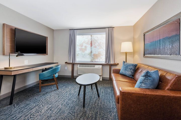 Room 13 of 22