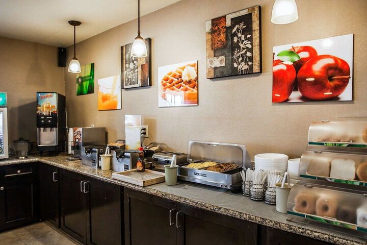 Breakfast/Coffee Service 68 of 76