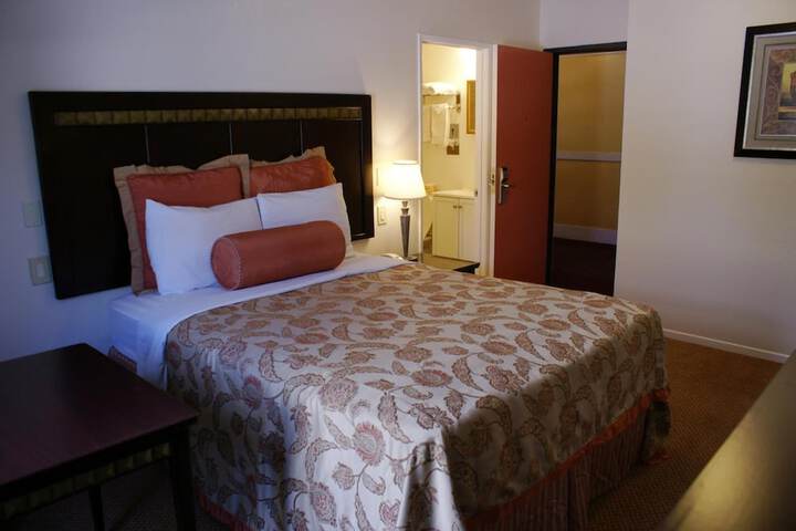 Room 10 of 35
