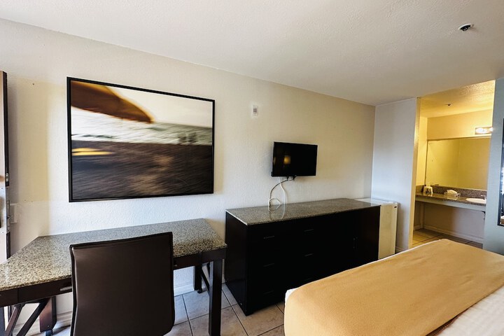 Room 14 of 19