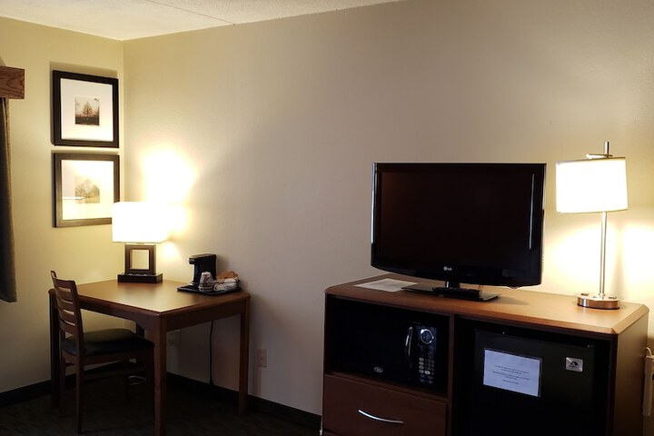 AmericInn by Wyndham Iron River