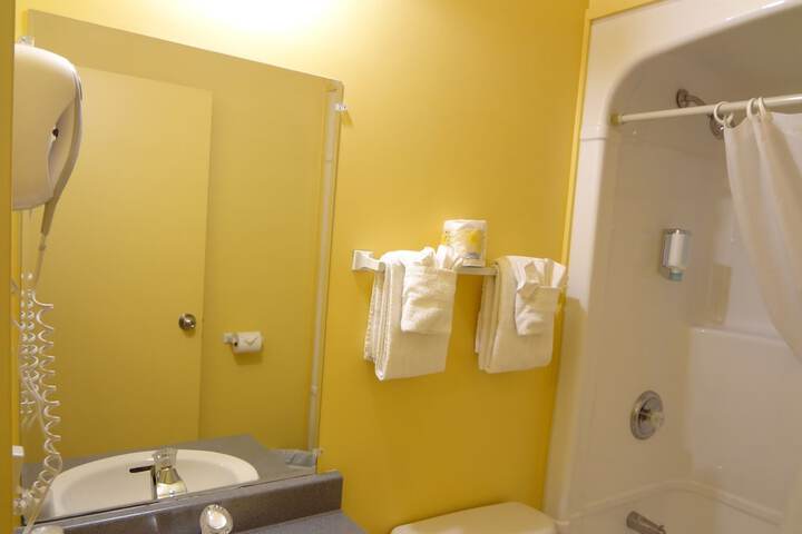 Room 25 of 63