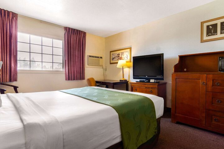 Room 10 of 36