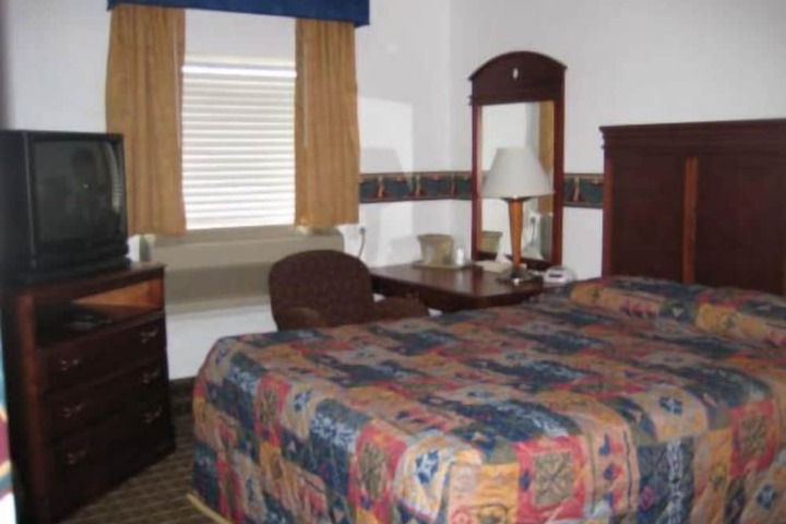 Room 5 of 6