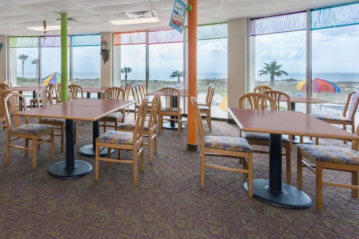 Days Inn & Suites by Wyndham Jekyll Island