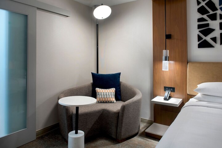Room 16 of 50