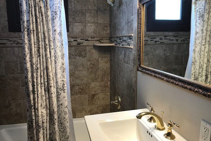 Room 13 of 42