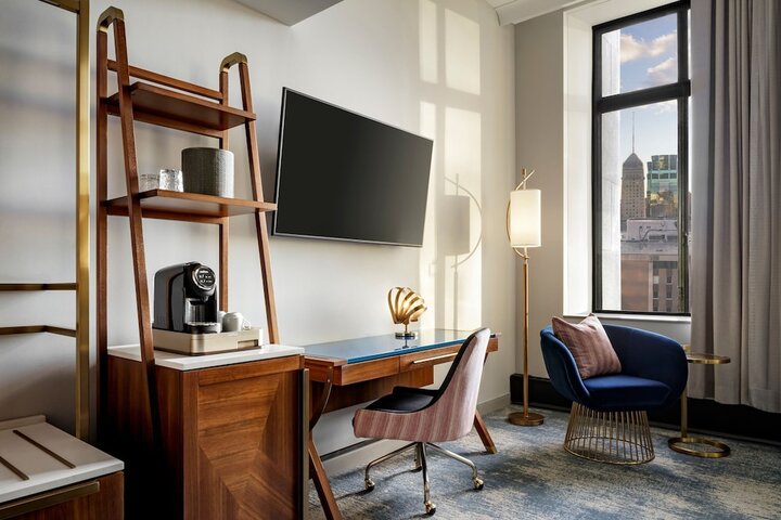 Room 40 of 85