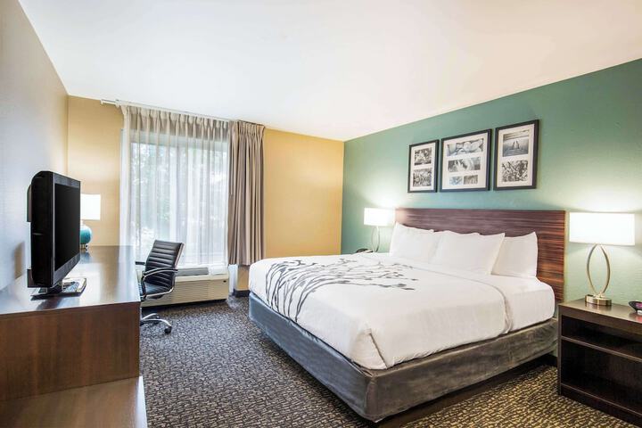 Sleep Inn & Suites Dunmore