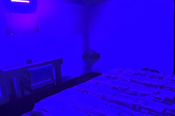 Room 28 of 35