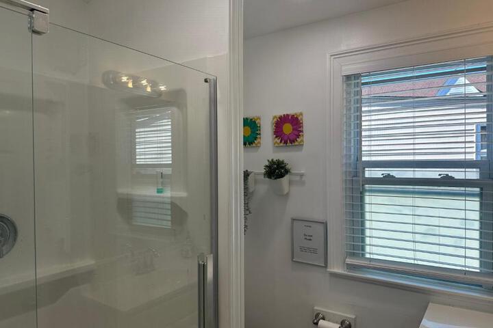 Cozy Private bedrooms Kitchen Wifi