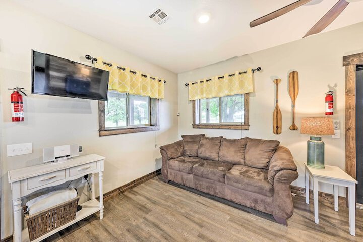 Waterfront Missouri Escape w / Private Pond & Dock!
