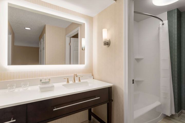 Room 32 of 50