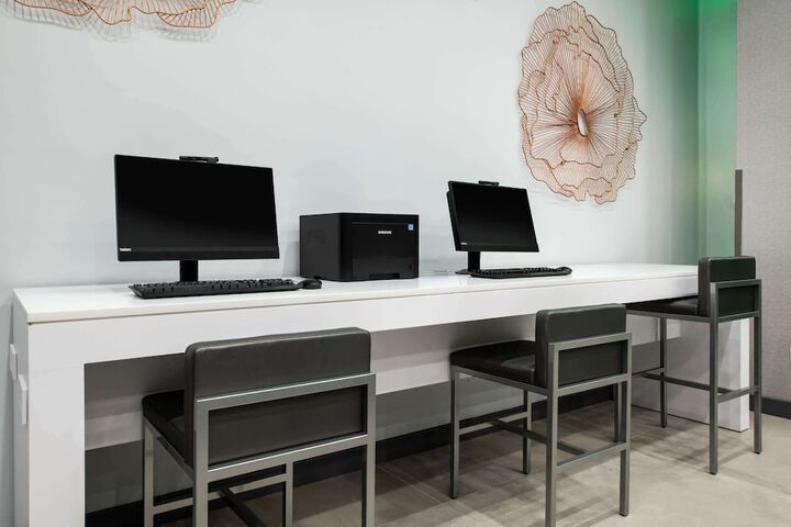 Business Center 40 of 40