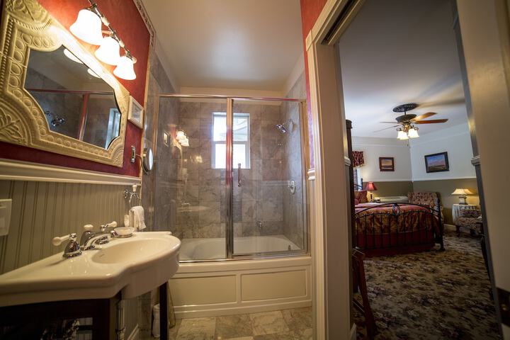Room 20 of 132