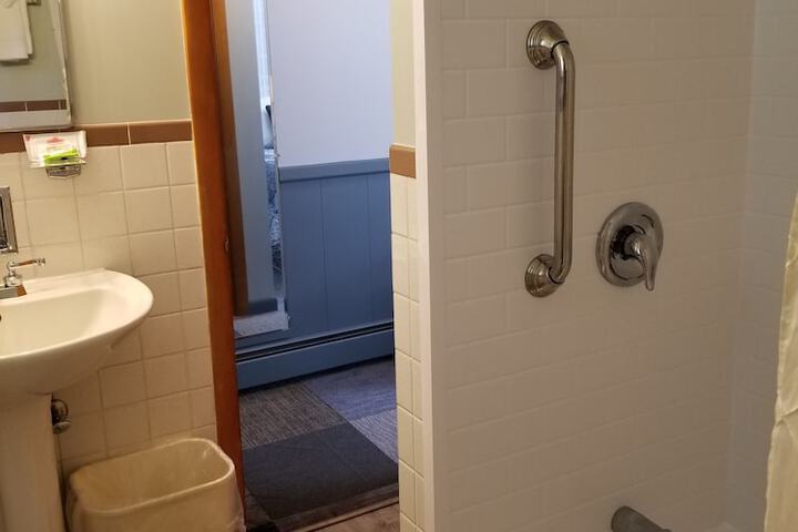 Room 51 of 114