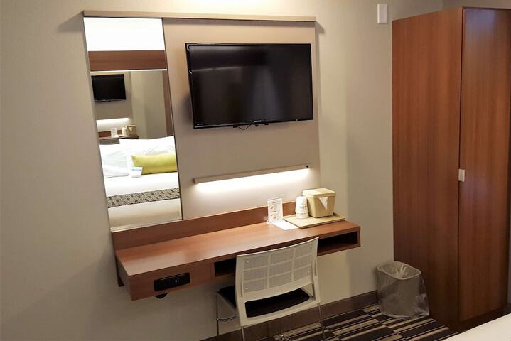 Microtel Inn & Suites by Wyndham Bellevue / Omaha