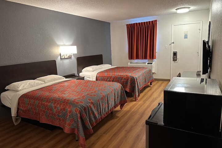 Room 8 of 21