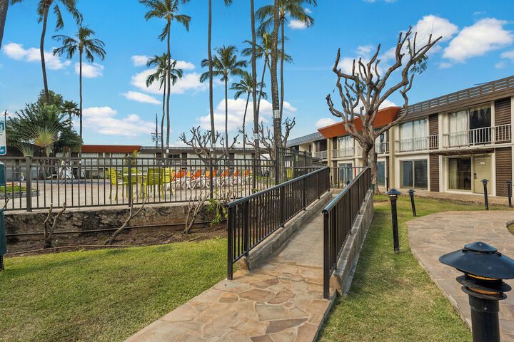 Best Western The Plaza Hotel Honolulu Airport - Free Breakfast