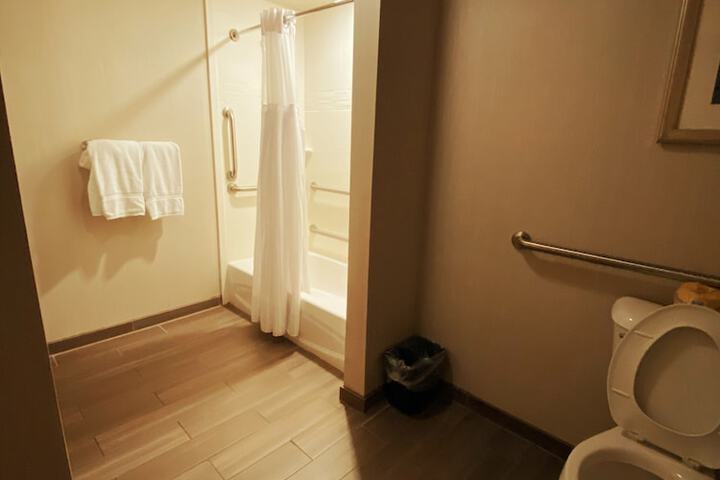 Room 35 of 68