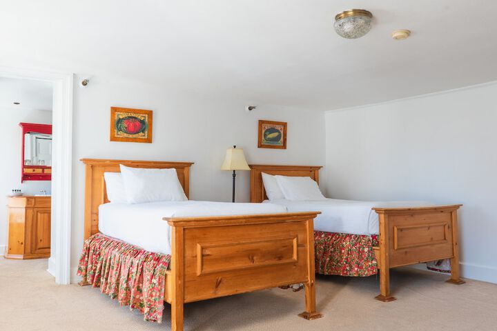 Beekman Arms and Delamater Inn