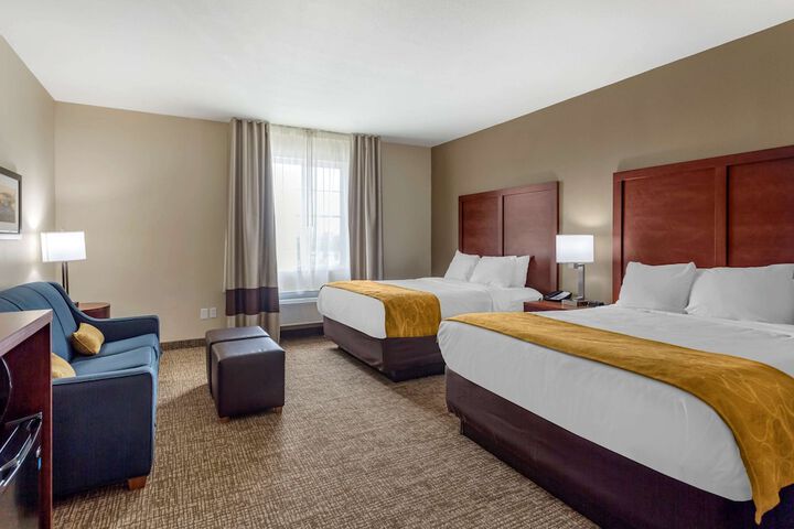 Comfort Suites Clarksville near Governors Square Mall