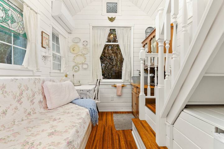 Room 54 of 152