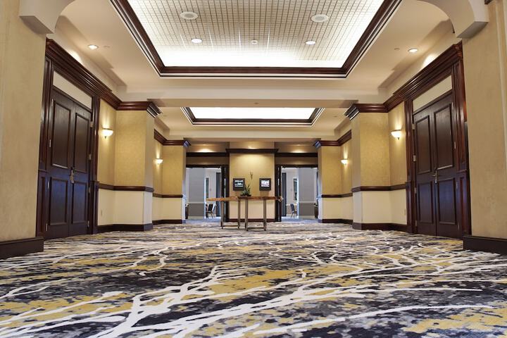 Ballroom/Hall 135 of 175