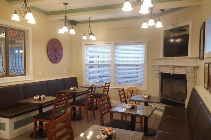 Crescent Suites Hotel