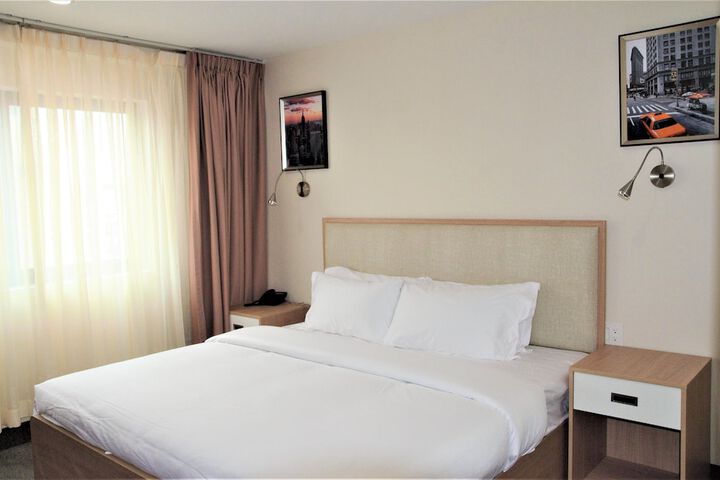 Room 11 of 26