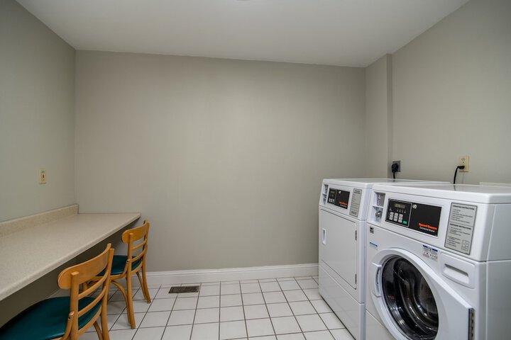 Laundry 25 of 32