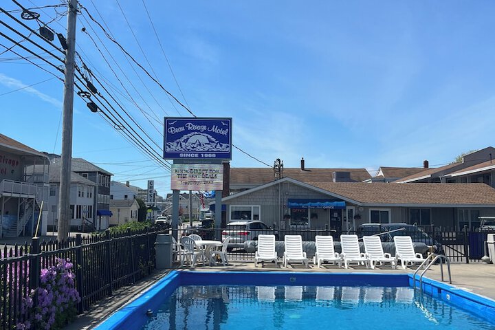 Beau Rivage Motel