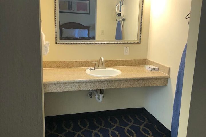 Room 15 of 34
