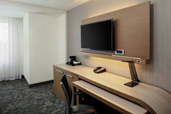 Courtyard by Marriott Detroit Farmington