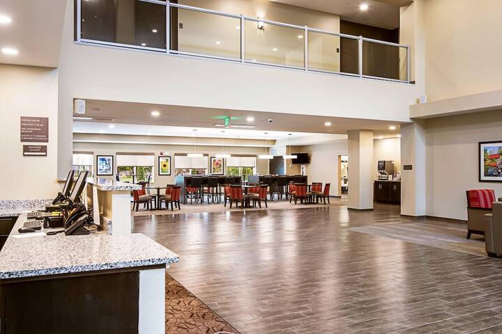 Comfort Suites Wooster near University Campus
