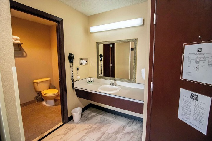Room 33 of 54