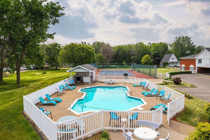 Les Suites de Laviolette an Ascend Collection Hotel