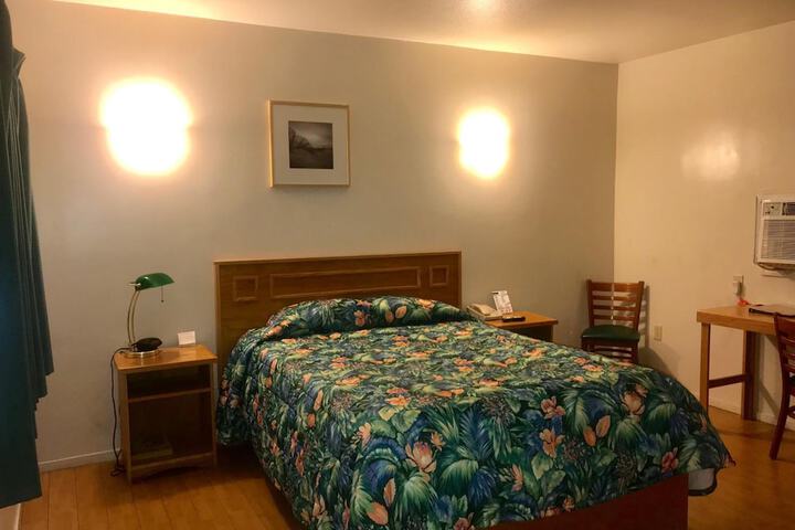 Room 12 of 24