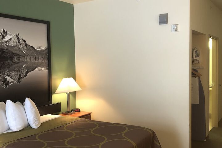 Room 21 of 43