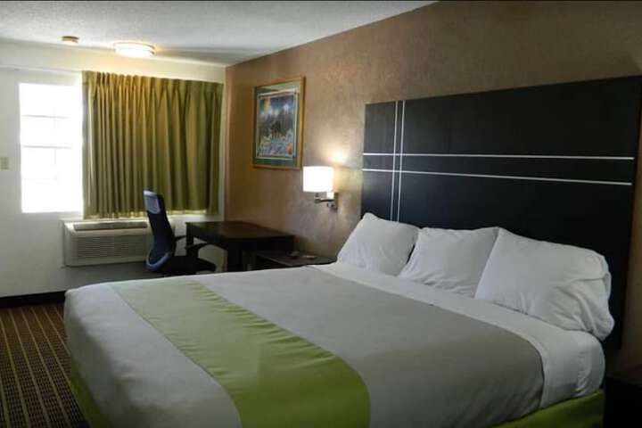 Room 11 of 20