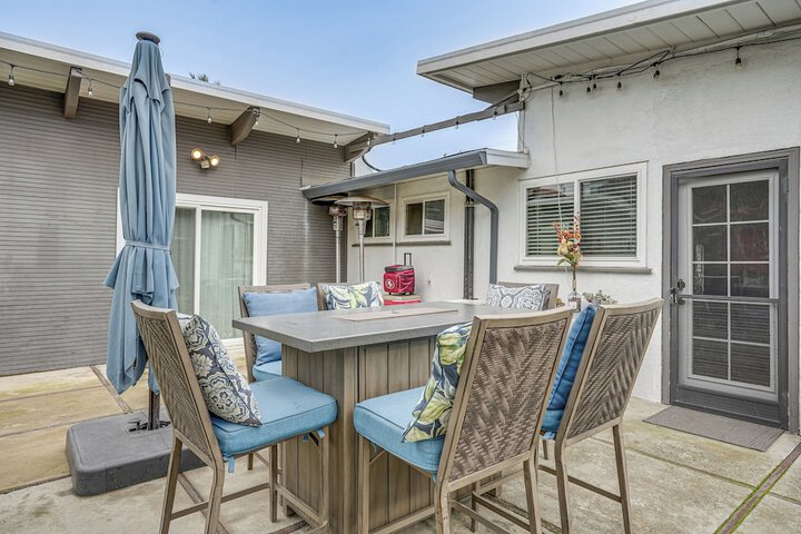 Pacheco / martinez Studio: 22 Mi to Dtwn Oakland!