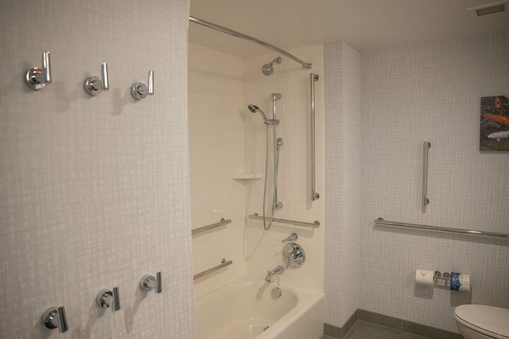 Hampton Inn & Suites Erie Bayfront