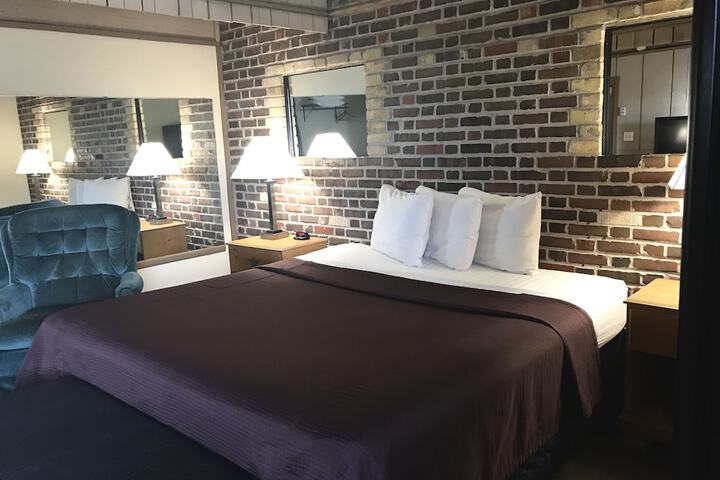 Room 34 of 334