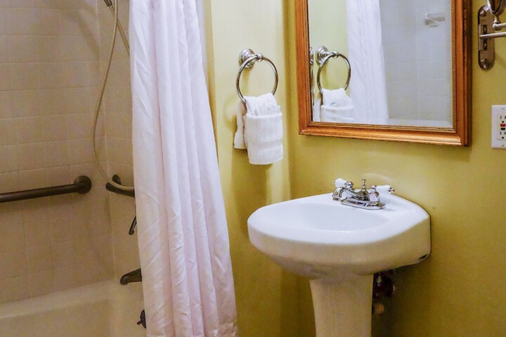 Room 82 of 141