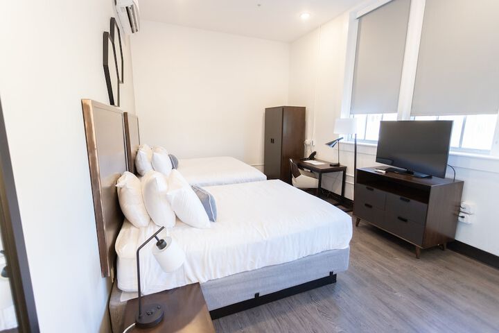 Room 21 of 44
