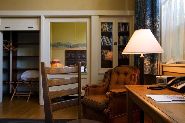 Room 21 of 74