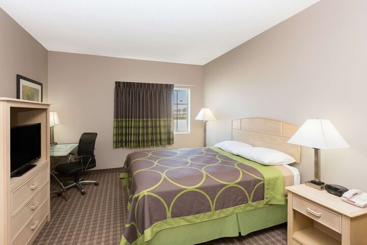 Super 8 by Wyndham Carroll / East