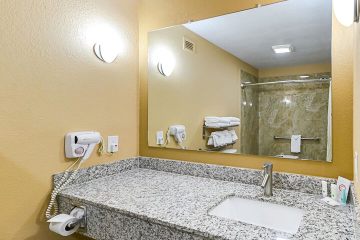 Room 10 of 45