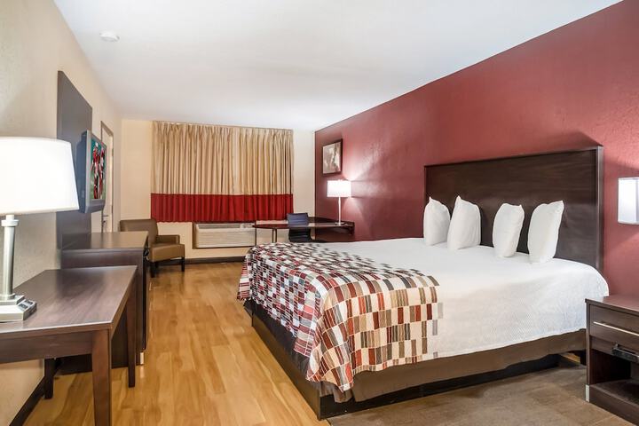 Room 18 of 30
